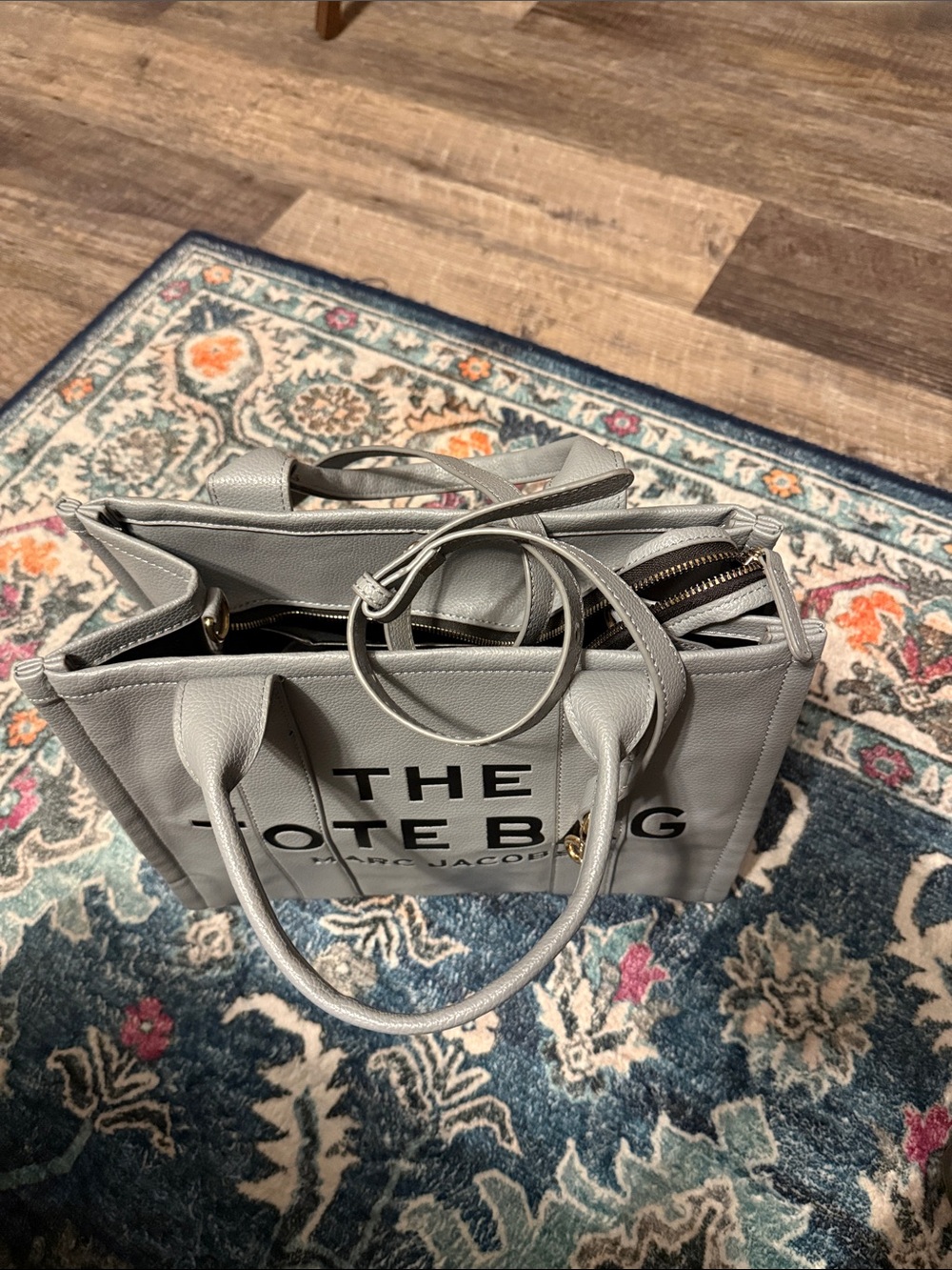 Fashion!!! Marc Jacobs Light Gray The Tote Bag Leather Tote - Picture 7 of 9